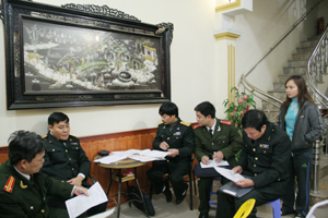 Đoàn kiểm tra liên ngành kiểm tra tại nhà nghỉ Tây Đô, phường Tân Thịnh (TPHB).