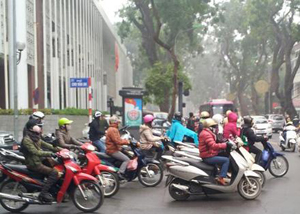 Sáng nay, Hà Nội vẫn có mưa nhỏ, trời rét.