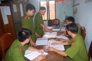 CBCS Công an huyện Tân Lạc tập trung triển khai thực hiện đợt cao điểm tấn công truy quét tội phạm bảo vệ an toàn cho nhân dân đón xuân Quý tỵ.