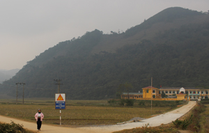 Bằng các nguồn vốn huy động, hạ tầng giao thông nông thôn xã Lũng Vân đang dần hoàn thiện đáp ứng tiêu chí NTM.
