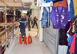 Thực hành phương án diễn tập phương án chữa cháy tại chợ Phương Lâm.