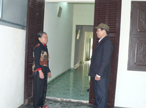 Hội NCT phường Tân Hòa (TPHB) thường xuyên quan tâm thăm hỏi hội viên neo đơn trên địa bàn phường.