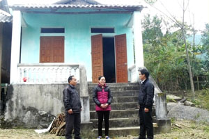 Hộ anh Nguyễn Văn Cương, xóm Nội, xã Độc Lập được vay vốn ưu đãi làm nhà từng bước ổn định cuộc sống.