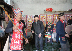 Người Dao xóm Rãnh, xã Toàn Sơn (Đà Bắc) duy trì tổ chức Tết nhảy hàng năm.
