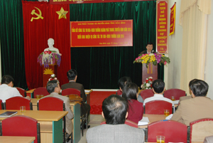 Đồng chí Nguyễn Văn Chương, Phó Chủ tịch UBND tỉnh, phát biểu chỉ đạo hội nghị.