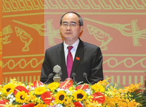 Đồng chí Nguyễn Thiện Nhân, Ủy viên Bộ Chính trị, Chủ tịch Ủy ban T.Ư MTTQ Việt Nam đọc tham luận tại Đại hội.