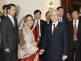 Tổng thống Ấn Độ Pratibha Patil đón tiếp Chủ tịch Quốc hội Nguyễn Phú Trọng.