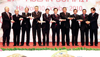 Hội nghị Cấp cao ASEAN 17 tại Hà Nội.