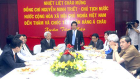 Chủ tịch nước Nguyễn Minh Triết thăm và chúc tết tại Ngân hàng ACB