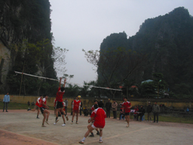 Bóng chuyền là môn thể thao thế mạnh của huyện Cao Phong