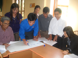 Tổ chức Greet phối hợp cùng UBND huyện Kỳ Sơn tổ chức tập huấn Luật phòng chống bạo lực gia đình cho cán bộ các xã, thị trấn.