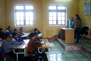 Việc dạy và học môn tiếng Anh ở các trường tiểu học Thanh Hóa còn gặp nhiều khó khăn. 
