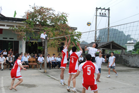 Cán bộ CNVC - LĐ ngành GTVT giao lưu thể thao với công đoàn xã Cao Dương (Lương Sơn)
