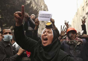 Người biểu tình Ai Cập đòi chính quyền quân sự chuyển giao quyền lực.