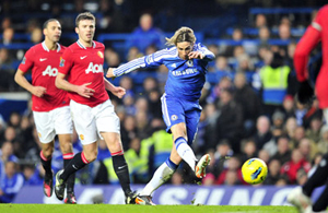 Fernando Torres tung một cú sút... không thành bàn ở trận gặp Man.United tuần trước, một trận đấu mà Chelsea dẫn 3-0 chỉ để rồi bị gỡ 3-3.
