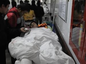 Nạn nhân Nguyễn Quốc Huy tại bệnh viện Việt Đức trưa 20/2.
