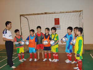 Đội tuyển bóng đá tiểu học đang có sự chuẩn bị về nhiều mặt, sẵn sàng cho cuộc thi tài tại Phú Thọ.