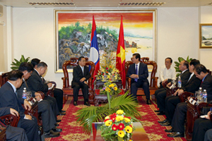 Thủ tướng Nguyễn Tấn Dũng và Thủ tướng Lào Thongsing Thammavong Ảnh Chinhphu.vn 
