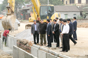 Đồng chí Hoàng Việt Cường, Bí thư Tỉnh ủy kiểm tra dự án cải tạo nâng cấp QL 21.