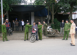 Công an huyện Cao Phong bắt giữ đối tượng vận chuyển ma túy trái phép qua địa bàn.