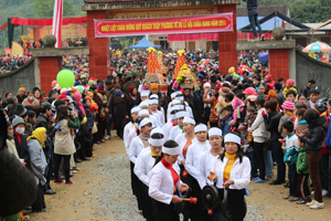 Lễ hội chùa Hang được tổ chức hàng năm và đã thu hút đông đảo nhân dân địa phương và các tỉnh lân cận về dự.
