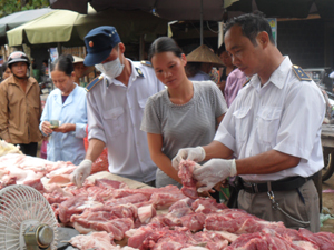 Người dân chỉ lựa chọn thịt lợn đã được kiểm dịch, có nguồn gốc rõ ràng để phòng bệnh liên cầu lợn và các bệnh dịch nguy hiểm khác.