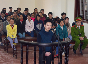 “Yêu” cháu, Bùi Văn Linh phải nhận bản án 13 năm 6 tháng tù.   
