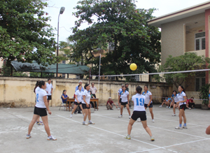 Hàng năm, phường Tân Thịnh đều tổ chức được giải bóng chuyền đầu xuân Ảnh: giải bóng chuyền đầu năm 2014.