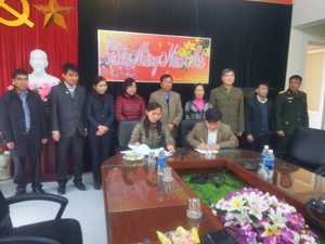 Ban Dân vận, MTTQ, các ban, ngành đoàn thể, Công an, Ban CHQS huyện Kim Bôi ký kết chương trình phối hợp thực hiện công tác dân vận năm 2015.