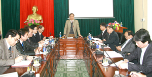 Đồng chí Nguyễn Văn Quang, Chủ tịch UBND tỉnh làm việc với lãnh đạo các sở, ngành và Trung tâm Xúc tiến đầu tư, thương mại và du lịch.