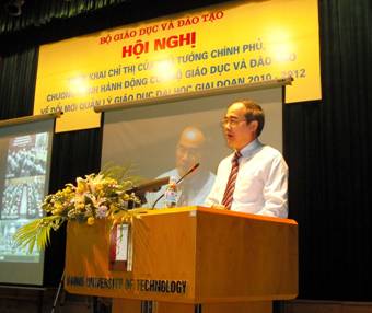 Phó Thủ tướng, Bộ trưởng Nguyễn Thiện Nhân
phát biểu chỉ đạo hội nghị.
