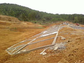 Năm 2010, phân bổ 4 tỷ đồng để thi công dự án sửa chữa nâng cấp hệ thống hồ xã Liên Vũ (Lạc Sơn).