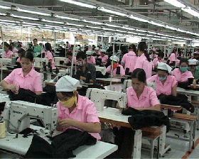 Khu công nghiệp Lương Sơn tạo việc làm ổn định cho nhiều phụ nữ trong huyện.