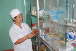 Công tác quản lý thuốc tại y tế cơ sở huyện Mai Châu có chuyển biến tích cực, tránh tình trạng làm dụng thuốc kháng sinh