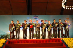 Bộ trưởng Bộ Xây dựng Nguyễn Hồng Quân cùng các thành viên trong Hội đồng quản trị Tập đoàn Công nghiệp xây dựng Việt Nam