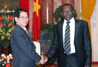 Chủ tịch nước Nguyễn Minh Triết tiếp Thủ tướng
CH Thống Nhất Tanzania