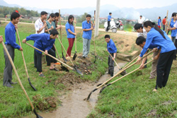 ĐVTN huyện Tân Lạc đẩy mạnh phong trào hoạt động vì sự phát triển của công động. Ảnh T.L