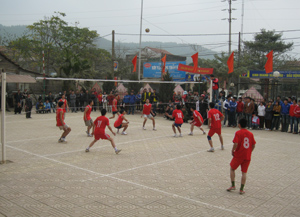 Các giải thể thao ở Lạc Thủy luôn được sự cổ vũ, ủng hộ của đông đảo người hâm mộ.