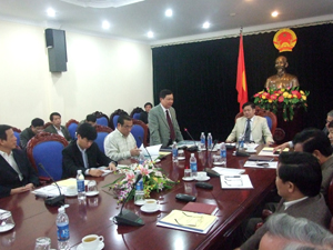 Đồng chí Chủ tịch UBND tỉnh kết luận cuộc họp