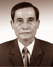 GS.NGND.AHLĐ Dương Trọng Bái khi làm Hiệu trưởng Trường ĐHSP Hà Nội nhiệm kỳ 1976-1980.
