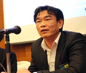 HLV Phan Thanh Hùng là thầy nội sáng nhất hiện nay - Ảnh: Quang Thắng
