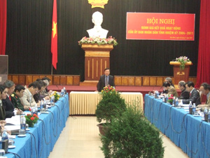 Đồng chí Bùi Văn Tỉnh, UVTƯ Đảng, Phó Bí thư Tỉnh uỷ, Chủ tịch UBND tỉnh kết luận hội nghị.