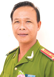 Thượng tá Lê Văn Châu.
