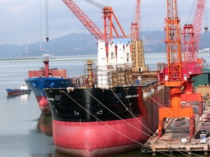 Công ty đóng tàu Hạ Long hoàn thiện tàu 53.000 tấn. Ảnh minh họa. (Nguồn: Huy Hoàng/TTXVN)