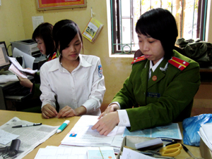CB-CS Công an huyện Cao Phong xây dựng nếp sống văn hóa “Vì nhân dân phục vụ”.