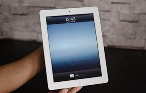 iPad mới xuất hiện tại Việt Nam khiến giới công nghệ trong và ngoài nước bất ngờ.