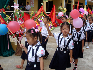 Học sinh trường tiểu học thị trấn Mai Châu được học tập trong điều kiện về CSVC đảm bảo tốt nhất.