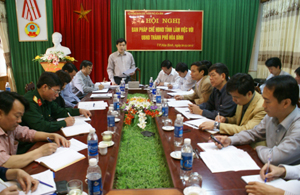 Đồng chí Hoàng Minh Tuấn UVBTV, Trưởng Ban Pháp chế HĐND tỉnh, Trưởng Ban Tổ chức Tỉnh ủy phát biểu kết luận hội nghị.