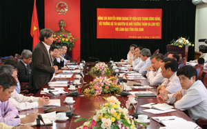 Bộ trưởng Bộ Tài nguyên và Môi trường Nguyễn Minh Quang phát biểu tai buổi làm việc với lãnh đạo tỉnh ta.