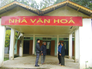 Nhà văn hóa được xây dựng khang trang tạo thuận lợi cho xóm Bin tổ chức các hoạt động cộng đồng.